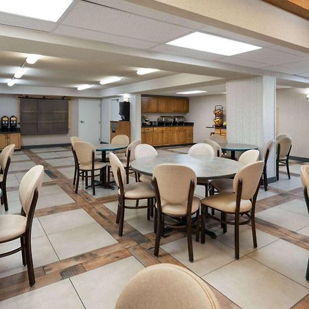 Days Inn & Suites By Wyndham Боузман Екстериор снимка