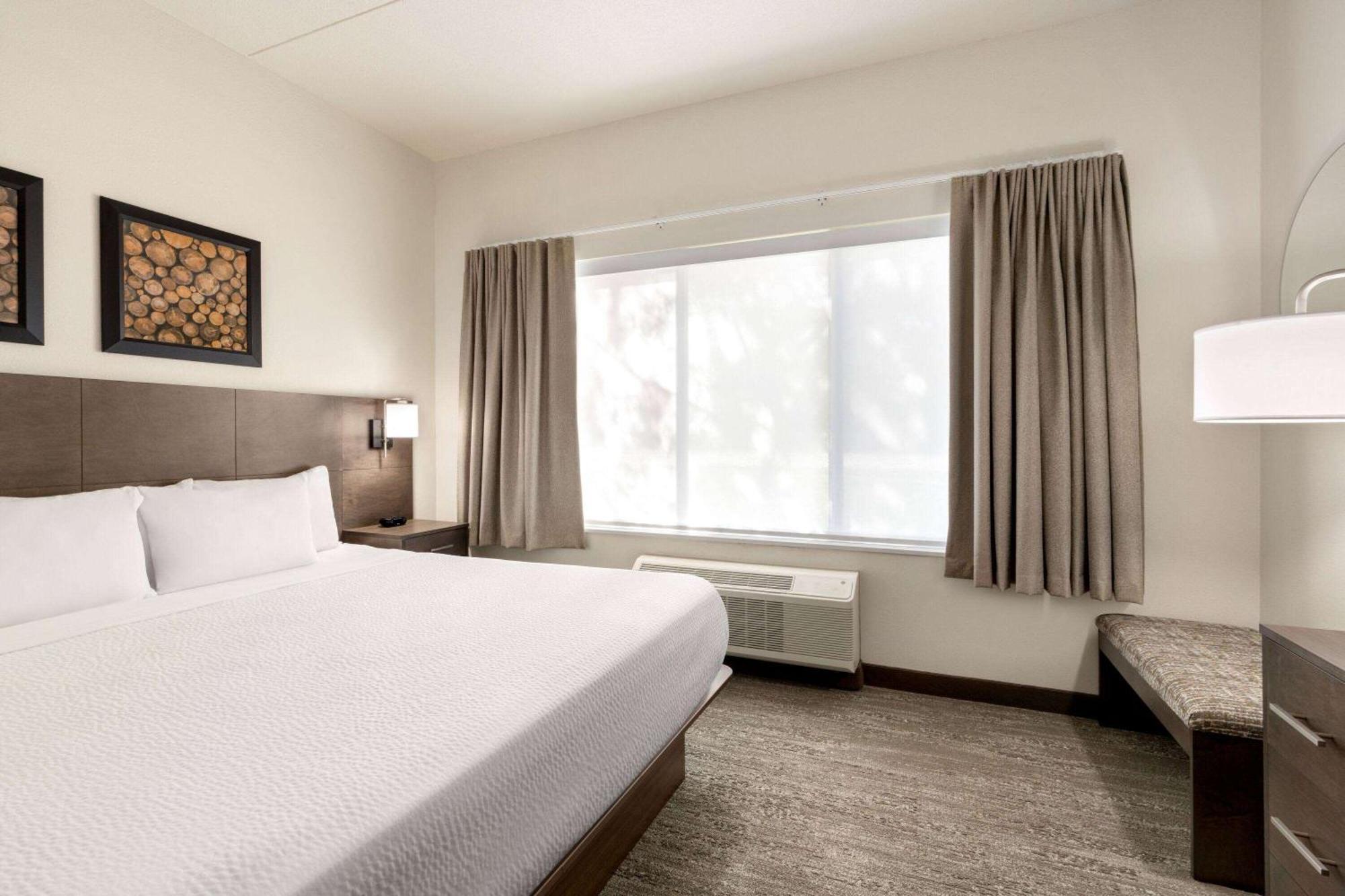 Days Inn & Suites By Wyndham Боузман Екстериор снимка