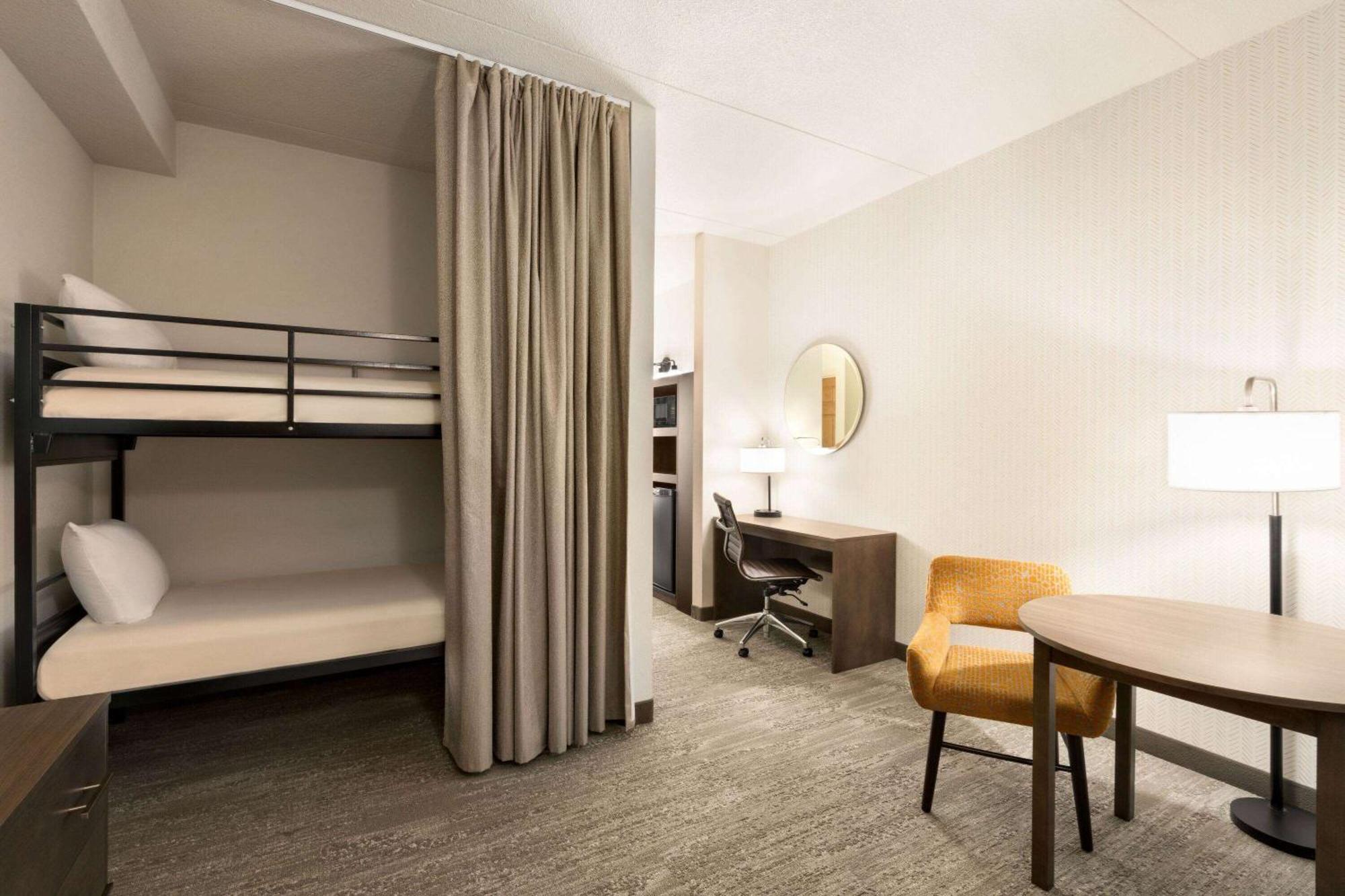 Days Inn & Suites By Wyndham Боузман Екстериор снимка