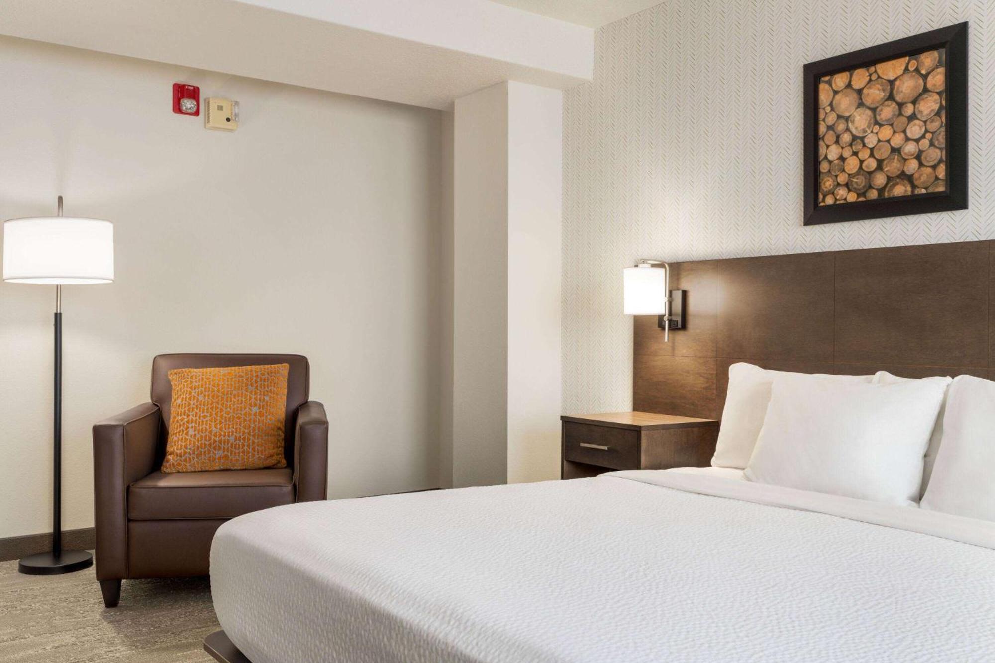 Days Inn & Suites By Wyndham Боузман Екстериор снимка