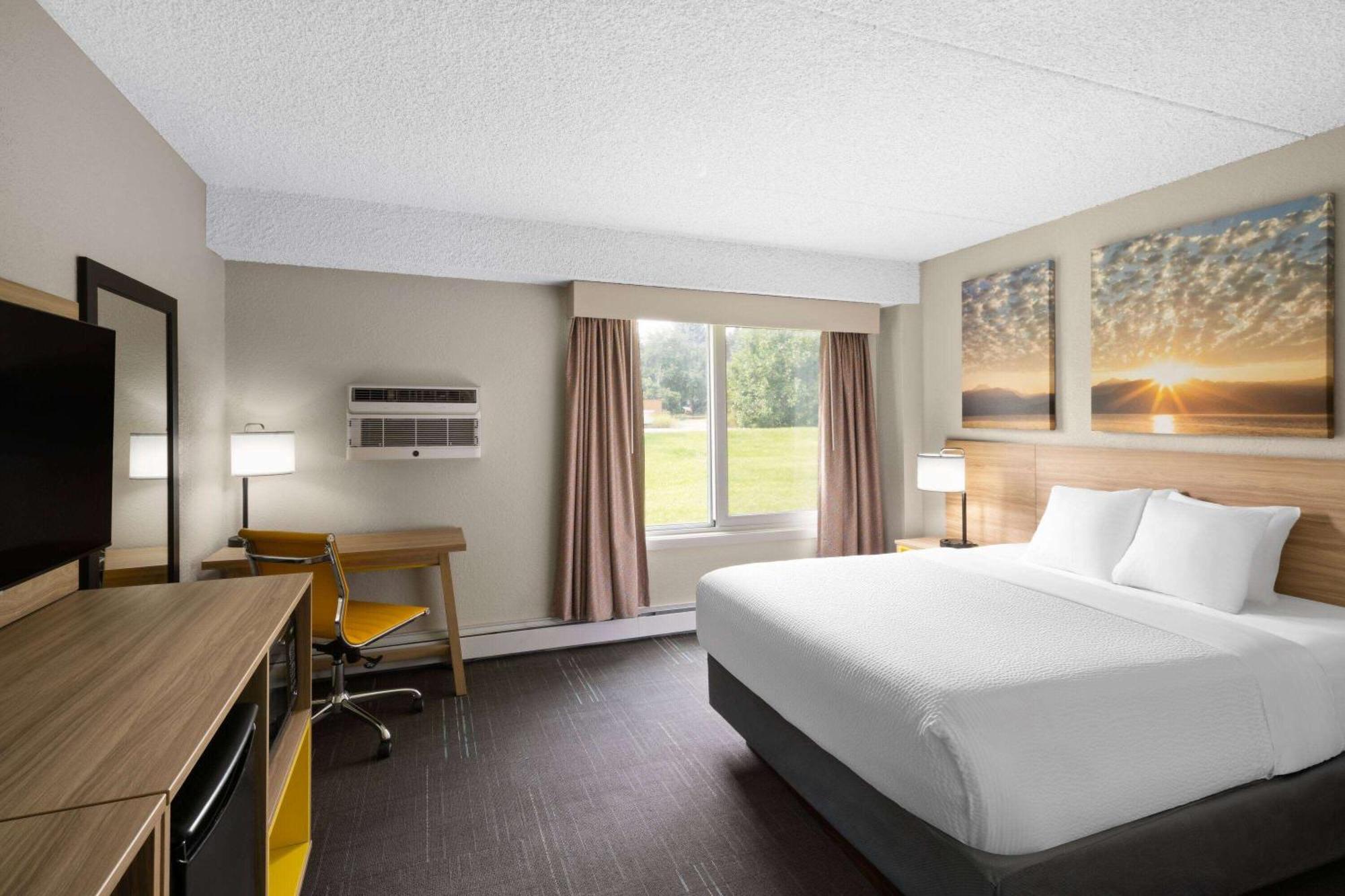 Days Inn & Suites By Wyndham Боузман Екстериор снимка