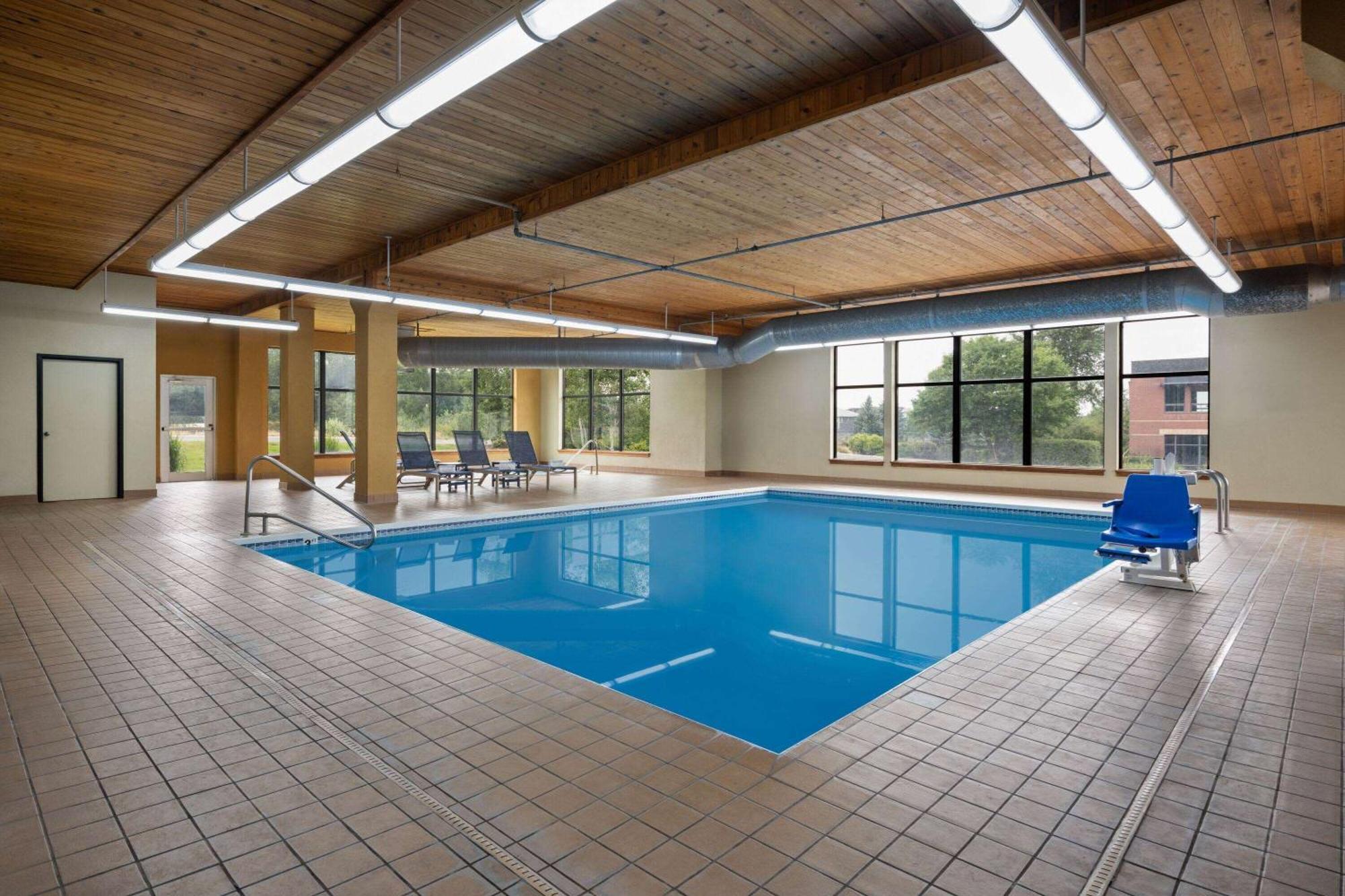 Days Inn & Suites By Wyndham Боузман Екстериор снимка