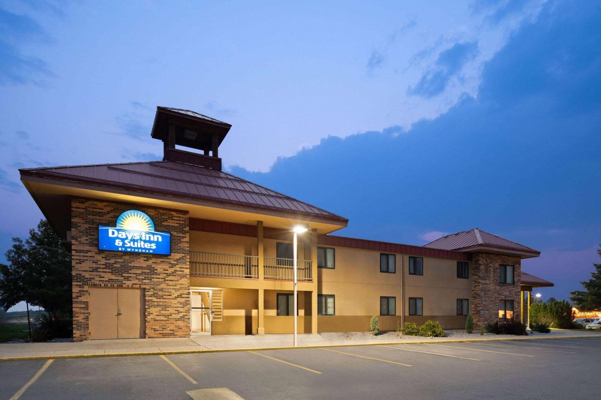 Days Inn & Suites By Wyndham Боузман Екстериор снимка