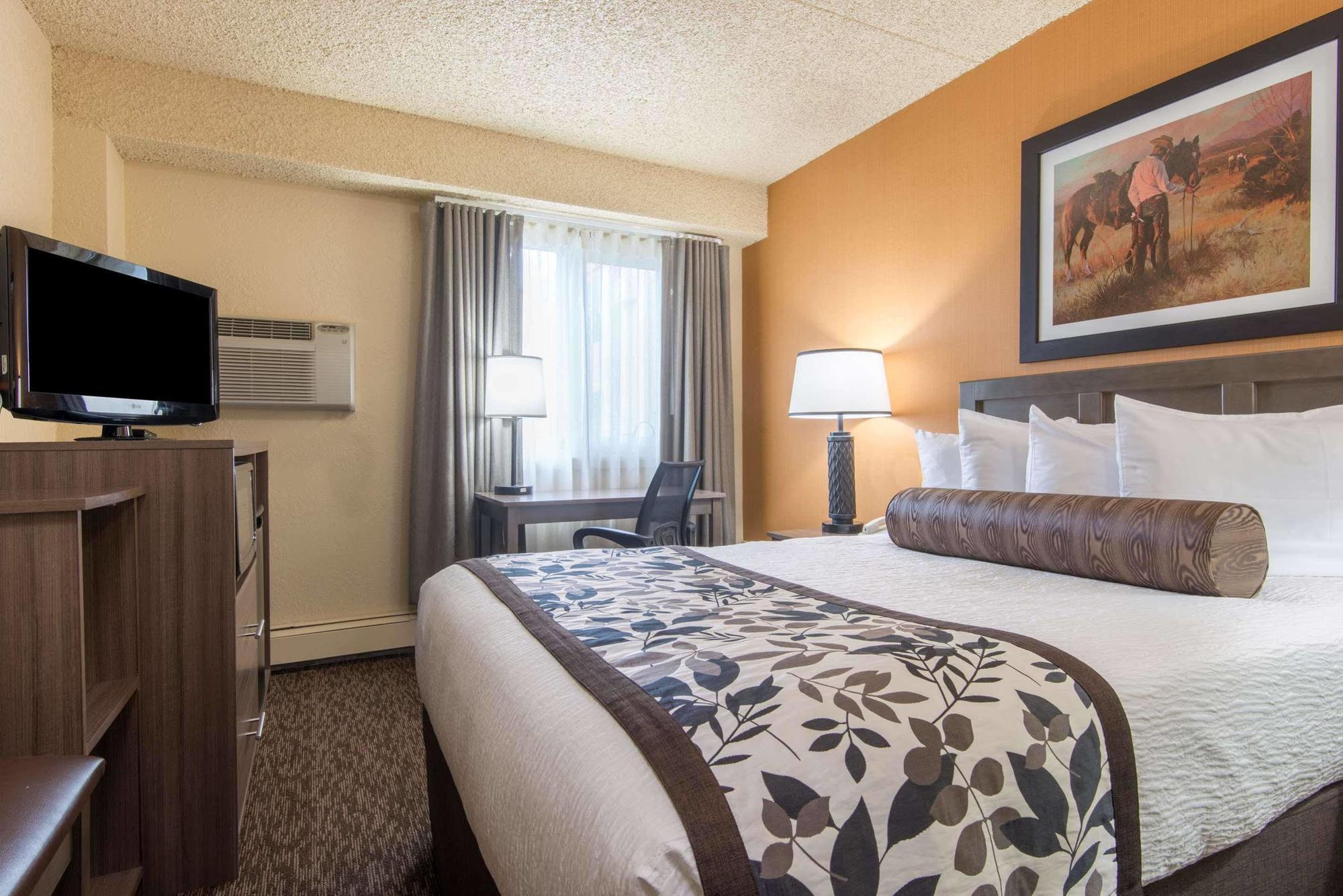Days Inn & Suites By Wyndham Боузман Екстериор снимка