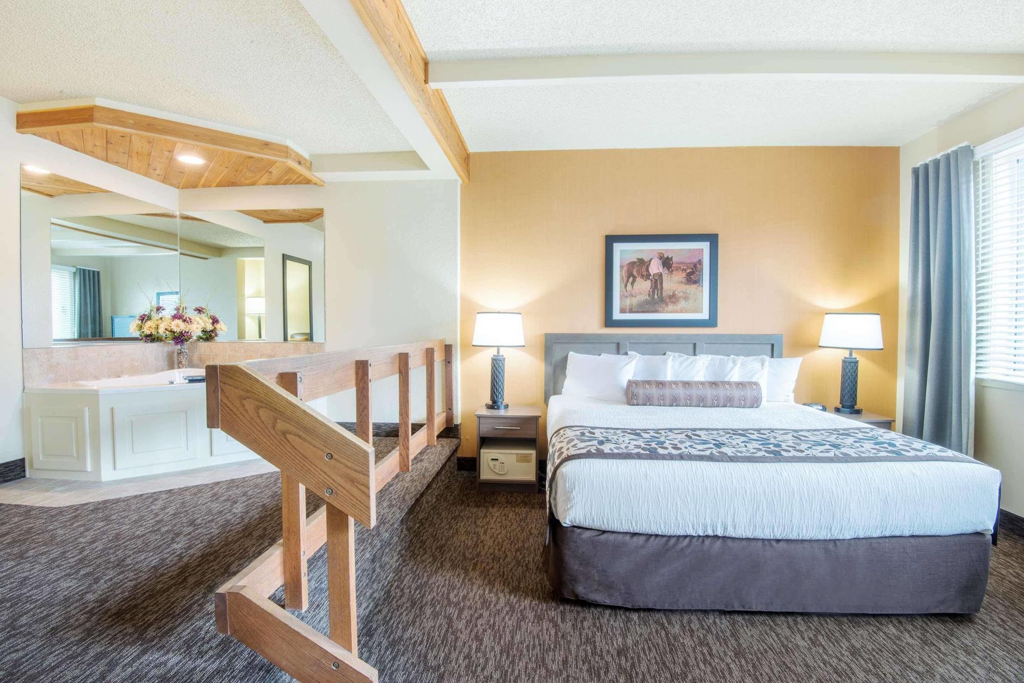 Days Inn & Suites By Wyndham Боузман Екстериор снимка