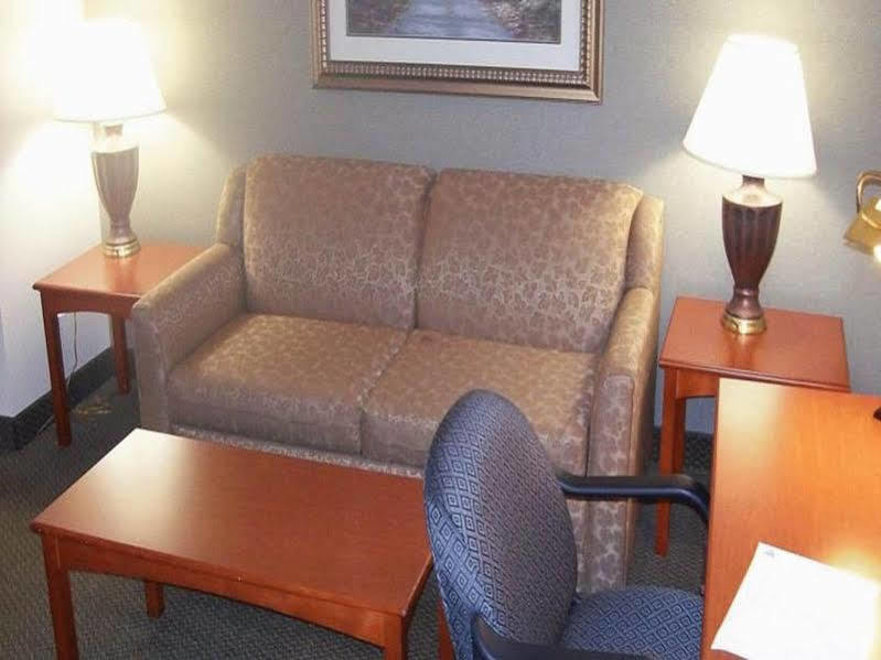 Days Inn & Suites By Wyndham Боузман Екстериор снимка